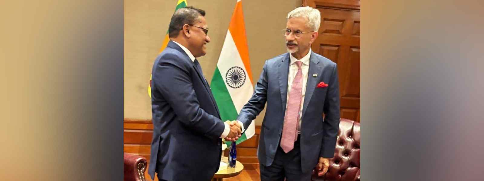 ඉන්දු - ශ්‍රී ලංකා විදේශ කටයුතු ඇමතිවරු අතර හමුවක්
